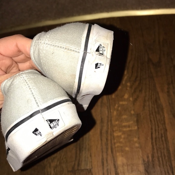 Light green vans - Picture 2 of 3